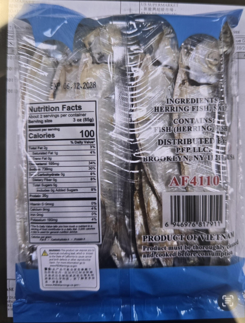 Back label of Dried Herring Fish packaged in clear, plastic 7 oz bag with blue trim